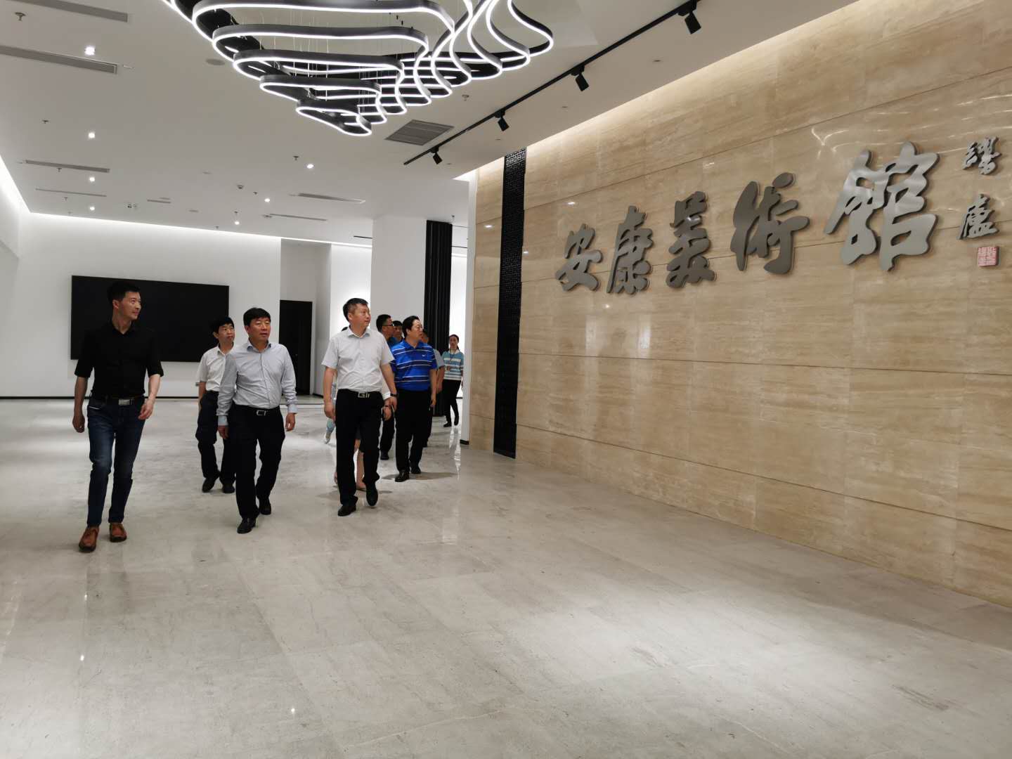 省文旅廳副廳長(zhǎng)陳夢(mèng)榆一行調(diào)研安康美術(shù)館、西城坊項(xiàng)目