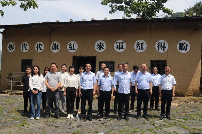 凝聚政銀擔園合力 服務(wù)縣域經(jīng)濟發(fā)展——安康財信擔保赴嵐皋縣開展主題黨日活動